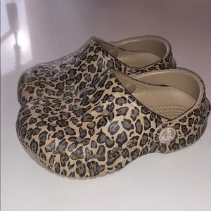 Kids Leopard Crocs size 8/9